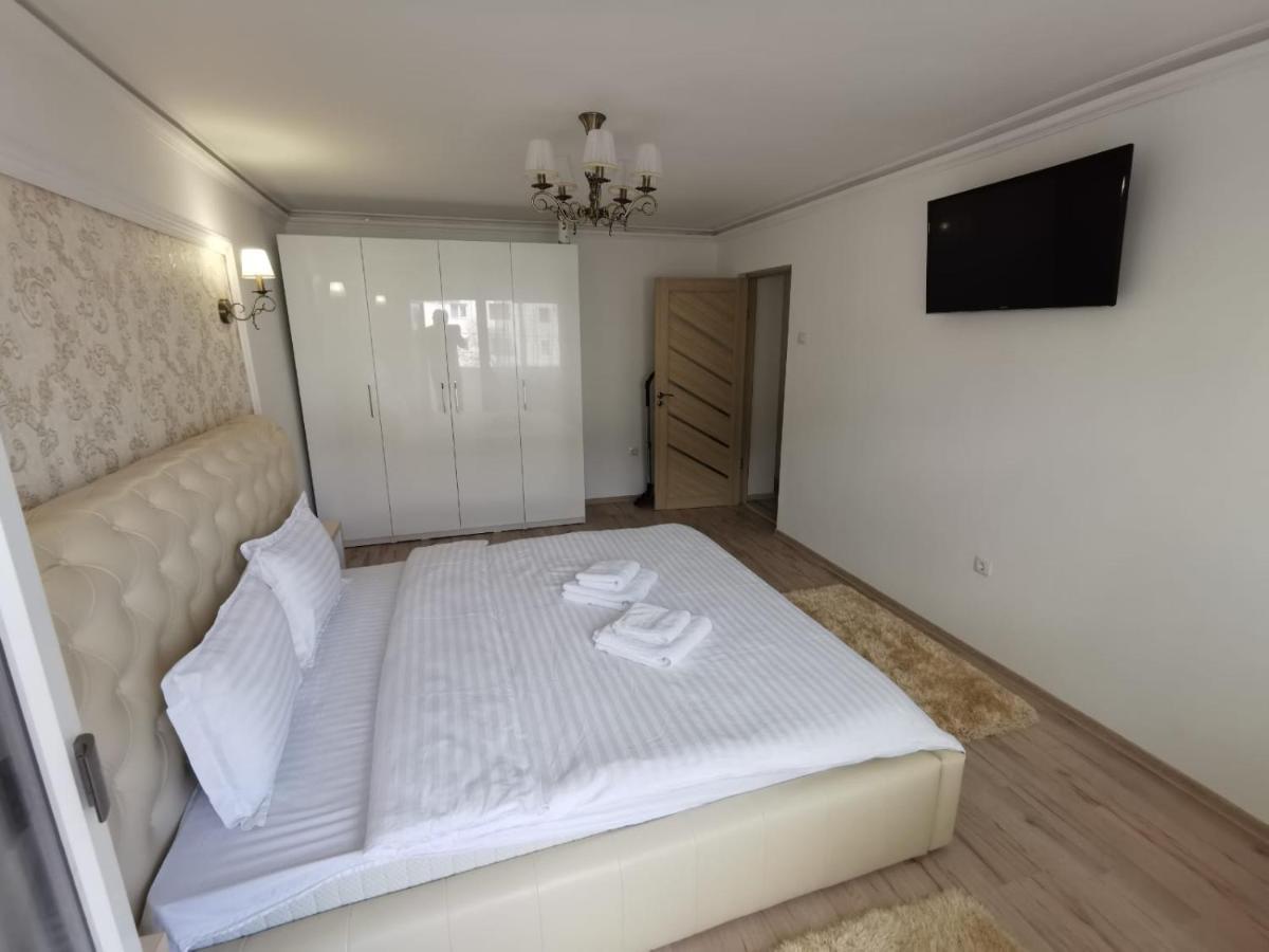 Apartmán Apartament Gold Luxury Tîrgu Ocna Exteriér fotografie