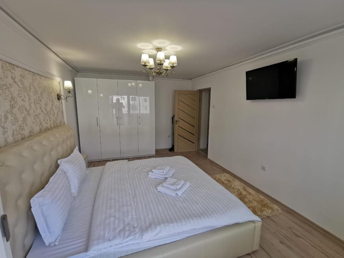 Apartmán Apartament Gold Luxury Tîrgu Ocna Exteriér fotografie